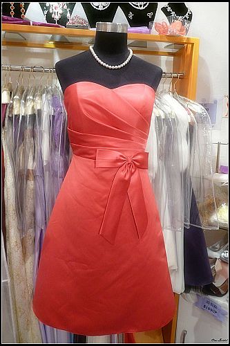 心型緞料鮮紅裙款